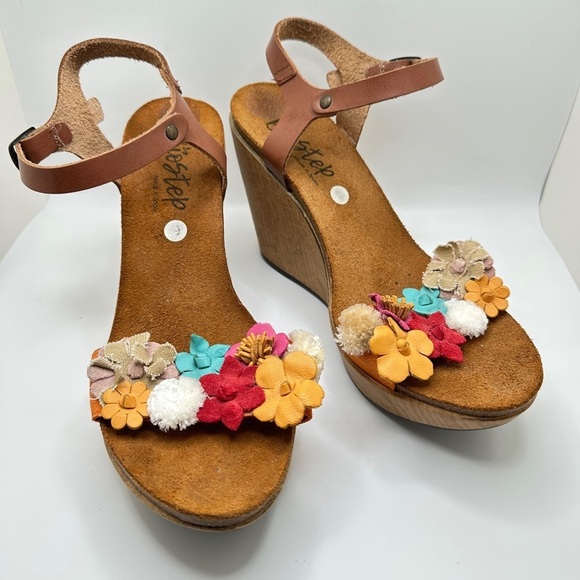 Biostep Women’s Milo High Wedge Sandal With Multicolored Flowers Sz 40 - Picture 1 of 13